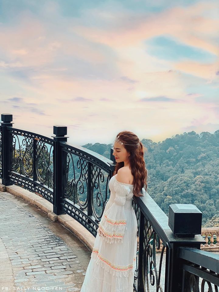 Feedback-khach-hang-check-in-Ba-na-Hill-dam-bet-vai-tay-dai-loe-tiem-thanh-xuan