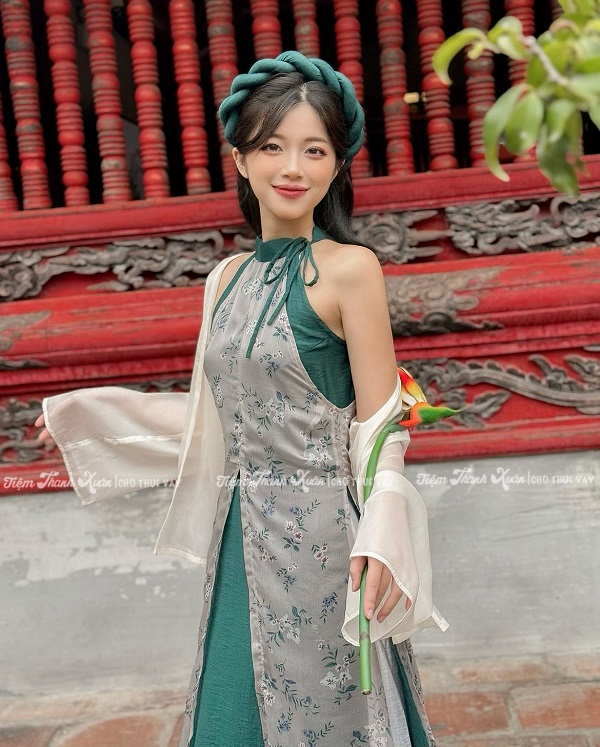 4 Yếm phối hoa – CLAY – 59k/ngày – SML