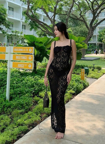 J4 Đầm đen ren 2 dây – 89k/ngày – freesize