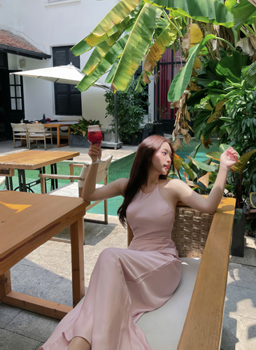 10 Đầm lụa hồng đính nút – 89k/ngày – SM