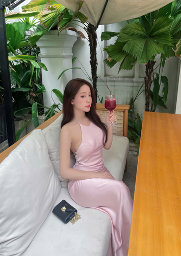 14 Đầm lụa hồng đính nút – 89k/ngày – SM