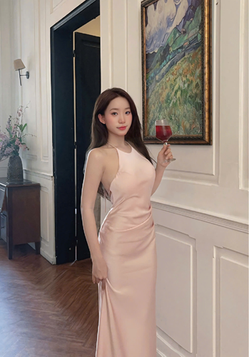 7 Đầm lụa hồng đính nút – 89k/ngày – SM