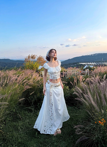 6 Set trắng phối ren – 119K/ngày – XS, S = SM
